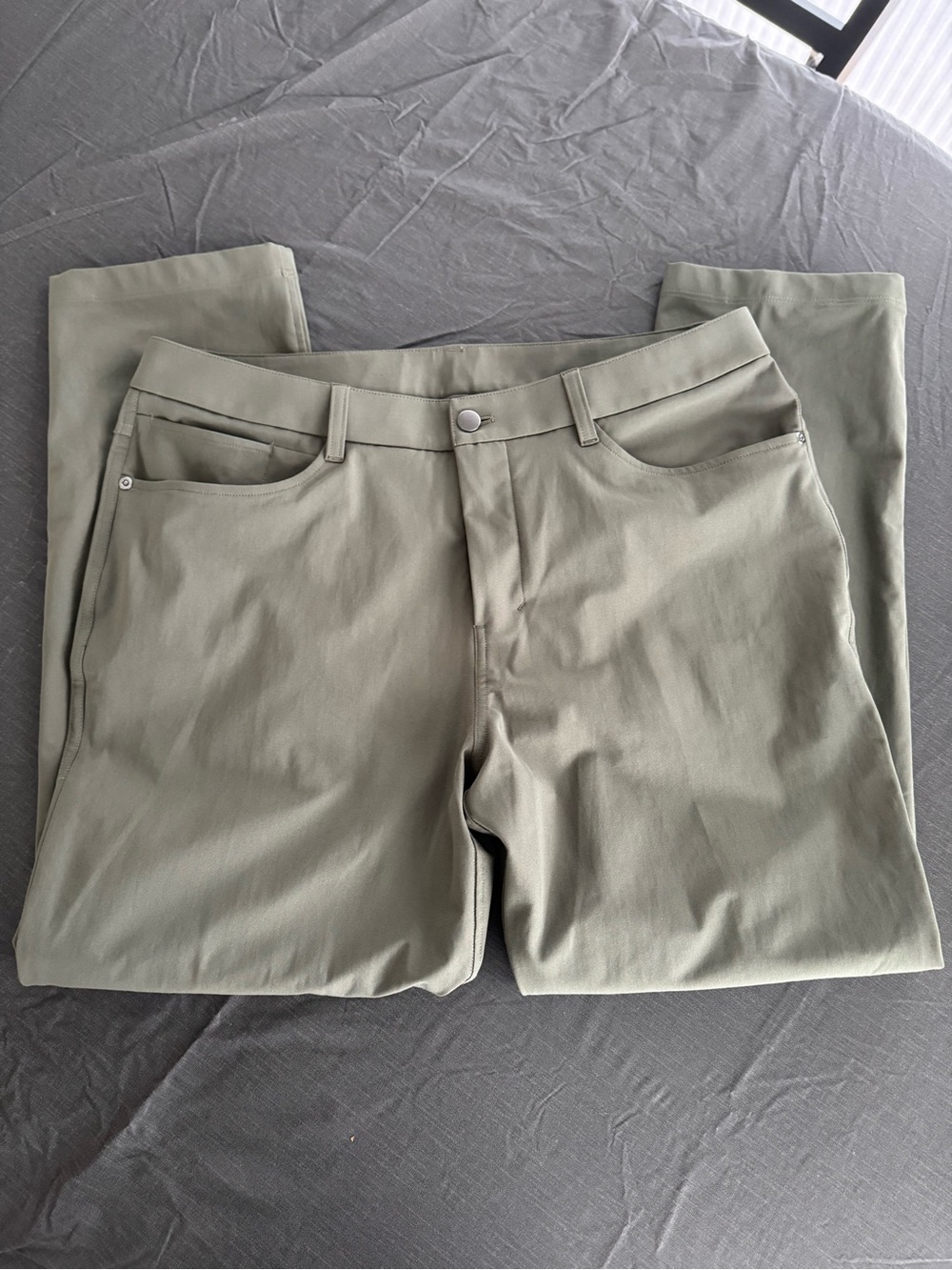 lululemon athletica Men's ABC Chinos with Warpstrem Sage Green
